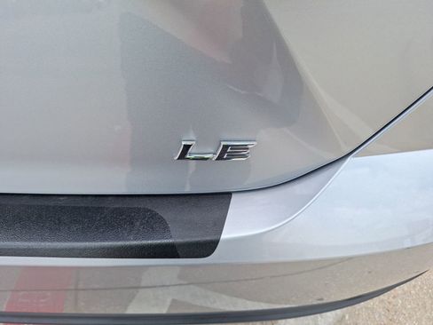 Used 2025 Toyota Camry LE image 12