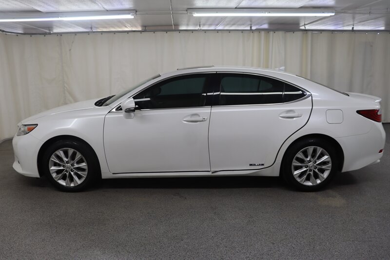 Used 2014 Lexus ES 300h w/ Luxury Package w/Bamboo Trim FWD image 4