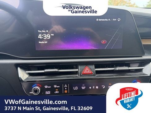 Used 2023 Kia Niro EX Touring image 24