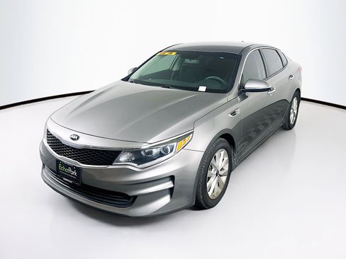Used 2017 Kia Optima LX w/ Option Group 014 FWD image 3