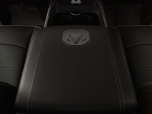 New 2026 RAM 2500 Laramie AWD/4WD image 4