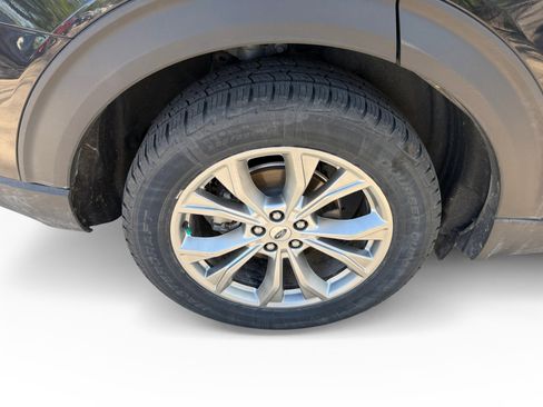 Used 2020 Ford Explorer XLT w/ Equipment Group 202A AWD/4WD image 16