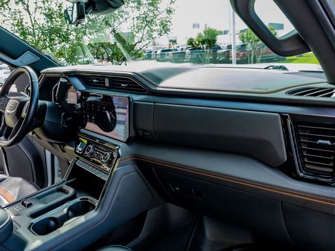 Used 2024 GMC Sierra 2500 AT4 w/ AT4 Premium Plus Package image 18