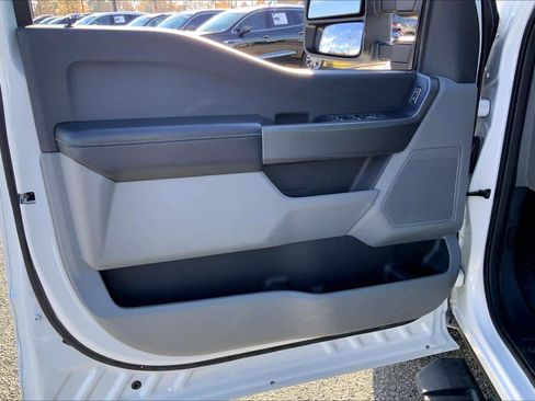 Used 2025 Ford F350 XLT image 19