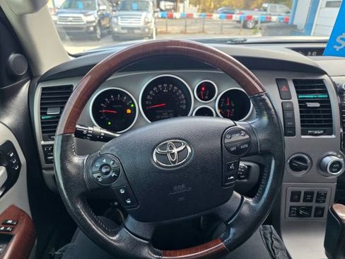 Used 2012 Toyota Sequoia Platinum image 12