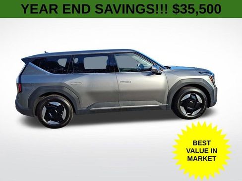 Used 2024 Kia EV9 Light image 8