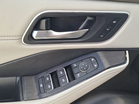 Used 2021 Nissan Rogue SL FWD image 17