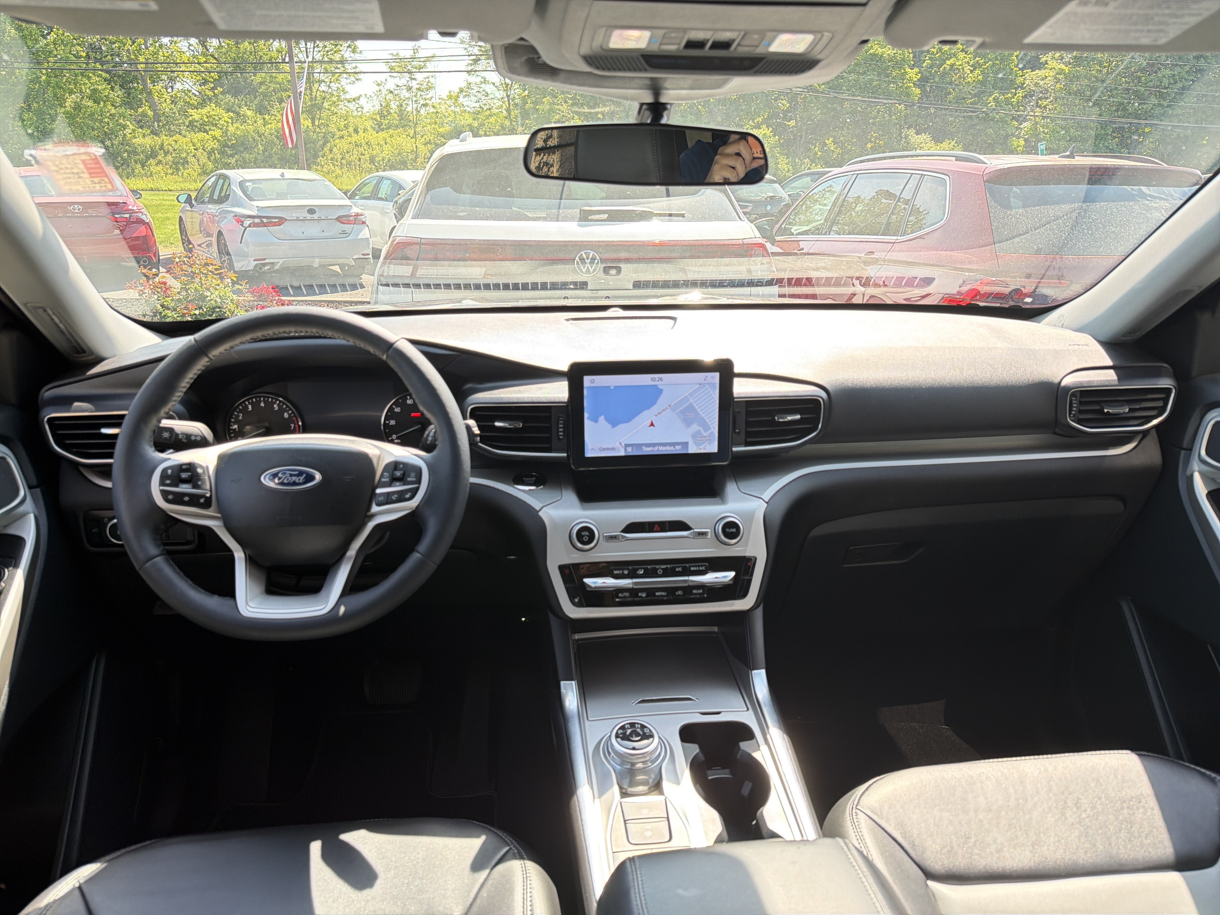 Used 2023 Ford Explorer XLT w/ Equipment Group 202A AWD/4WD image 9