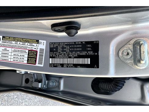 Used 2022 Toyota Highlander LE AWD/4WD image 36