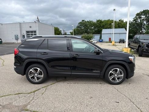 Used 2018 GMC Terrain SLT w/ Preferred Package AWD/4WD image 3