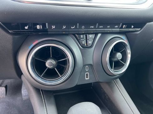 Certified 2024 Chevrolet Blazer LT FWD image 33
