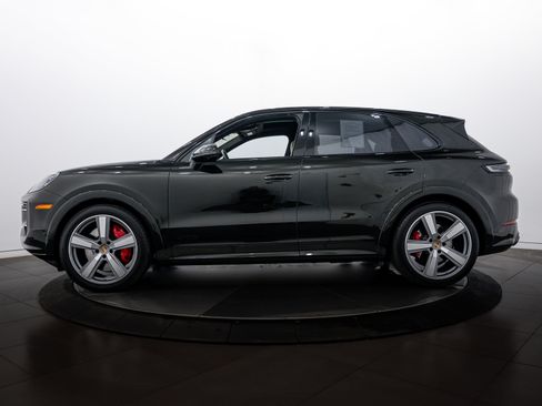 Certified 2025 Porsche Cayenne GTS image 2