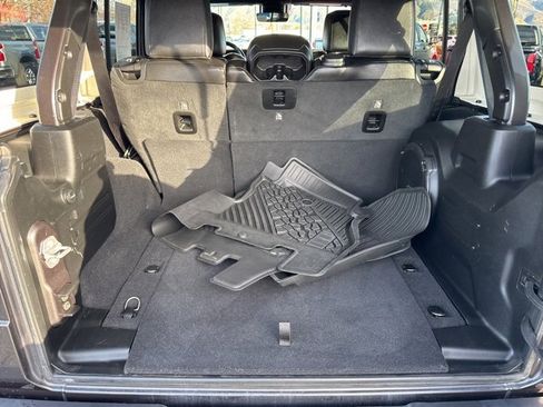 Used 2021 Jeep Wrangler Unlimited Rubicon image 12