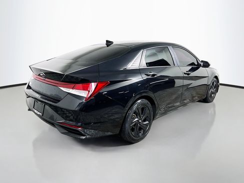 Used 2021 Hyundai Elantra SEL FWD image 4