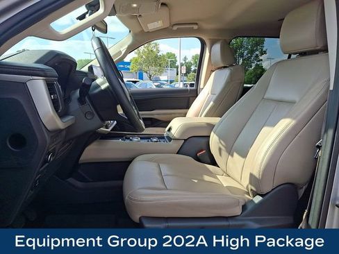 Used 2024 Ford Expedition Max XLT AWD/4WD image 2