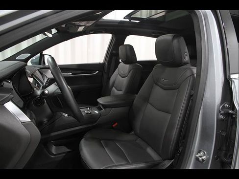 Used 2024 Cadillac XT5 Premium Luxury AWD/4WD image 5