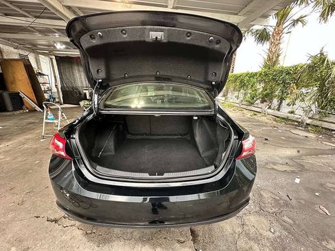 Used 2020 Chevrolet Malibu LT FWD image 15