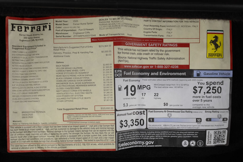 Used 2025 Ferrari Roma Spider RWD image 20