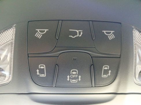 New 2026 Chrysler Voyager LX image 7