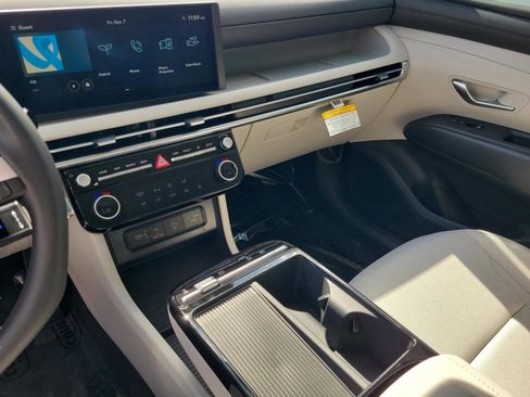 New 2026 Hyundai Tucson Blue SE image 13