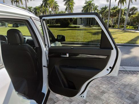 Used 2015 Kia Sorento EX w/ EX V6 Touring Package image 30