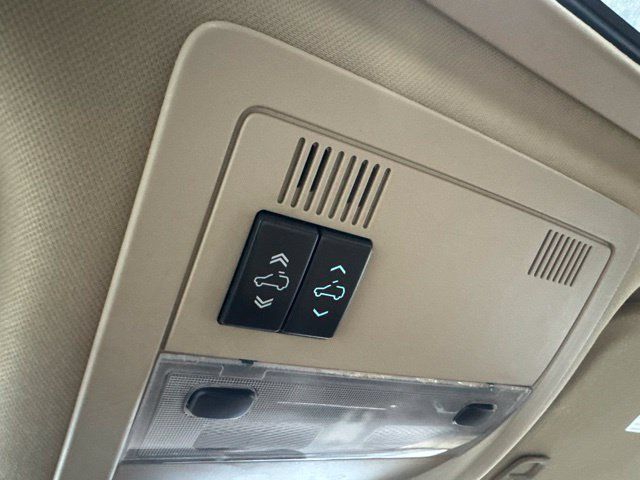 Used 2007 GMC Yukon SLT w/ SLT Preferred Equipment Group AWD/4WD image 44