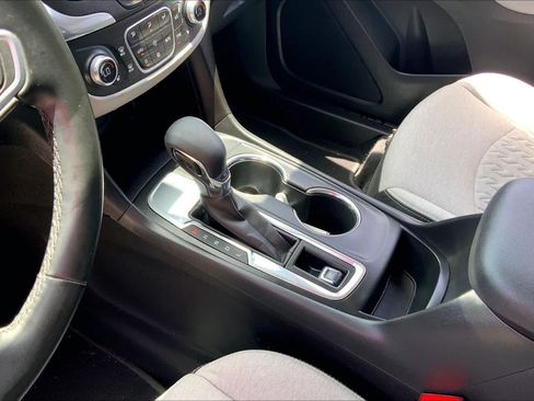 Used 2023 Chevrolet Equinox LT FWD image 16