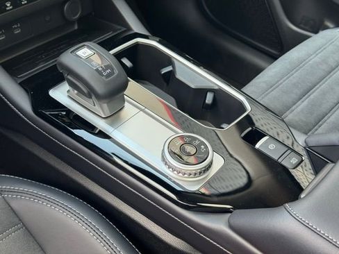 New 2025 Mitsubishi Outlander SE image 16