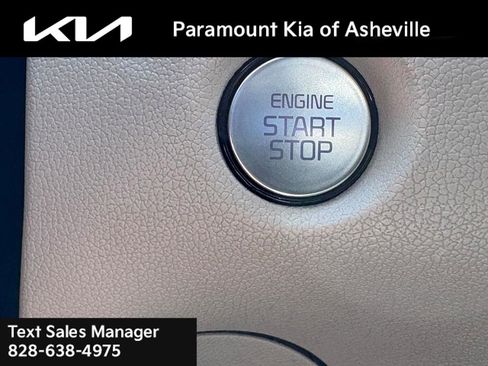 Certified 2025 Kia Sorento EX w/ Panoramic Sunroof Package AWD/4WD image 15