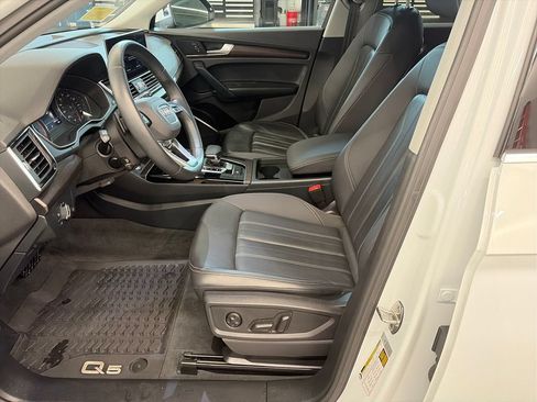 Certified 2023 Audi Q5 2.0T Premium w/ Convenience Package AWD/4WD image 10