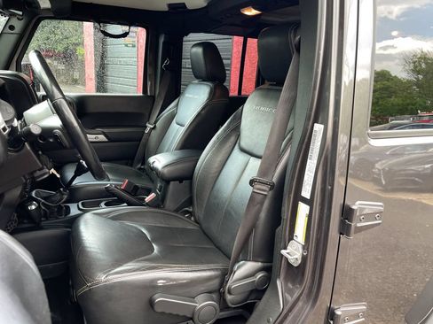 Used 2016 Jeep Wrangler Unlimited Rubicon AWD/4WD image 19