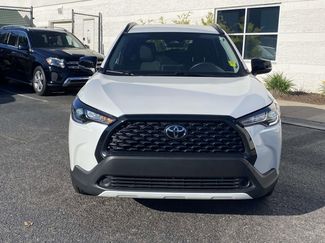 Used 2025 Toyota Corolla Cross LE FWD video 2