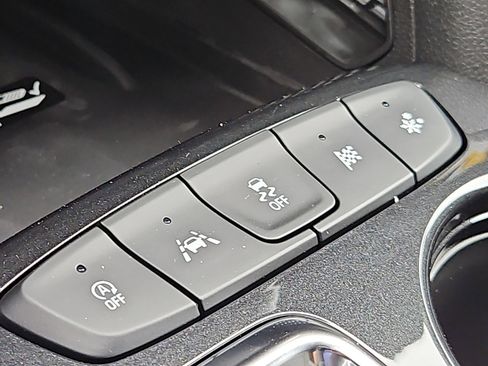 New 2026 Chevrolet TrailBlazer ACTIV w/ Convenience Package FWD image 17