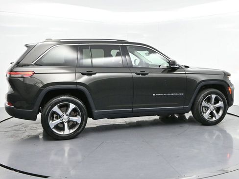 Used 2023 Jeep Grand Cherokee 4WD 4xe image 8