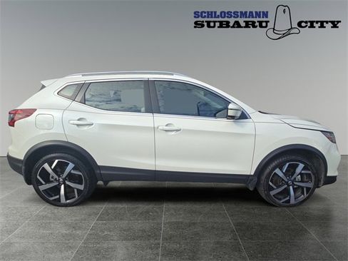 Used 2022 Nissan Rogue Sport SL w/ Premium Package image 10