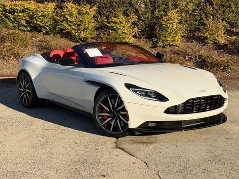 Used 2019 Aston Martin DB11 Volante image 1