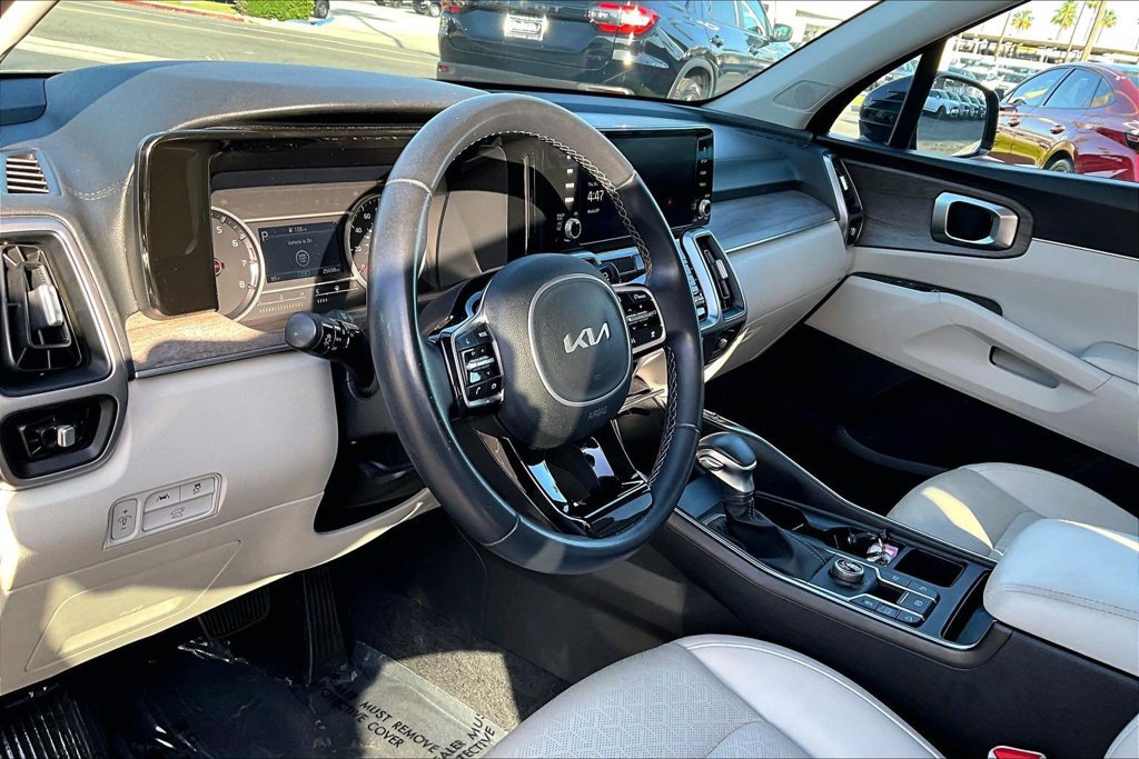 Used 2023 Kia Sorento EX FWD image 11