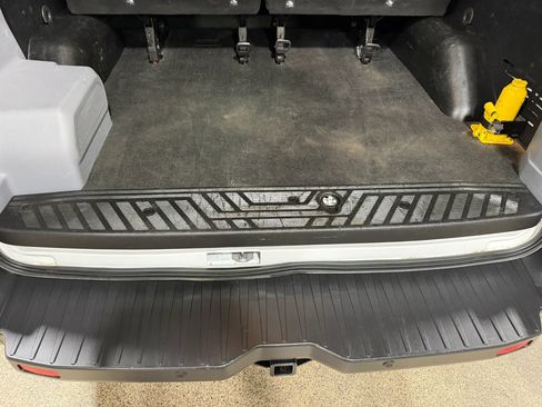 Used 2019 Ford Transit 350 XLT RWD image 22