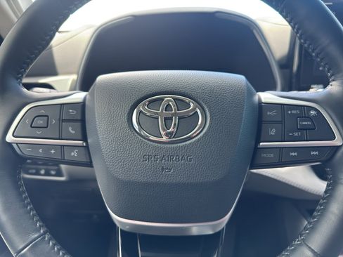 Used 2022 Toyota Highlander Platinum AWD/4WD image 16