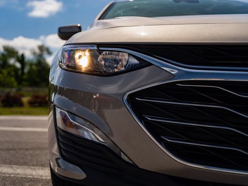 Used 2024 Chevrolet Malibu LT FWD image 11