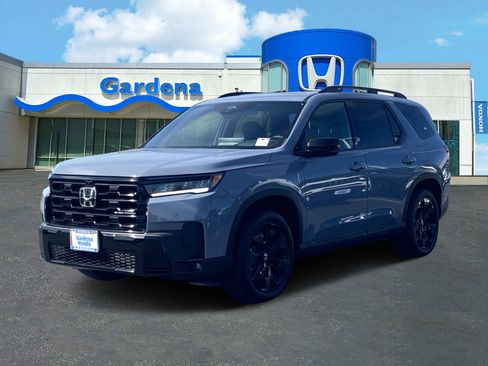 New 2026 Honda Pilot Black Edition image 3