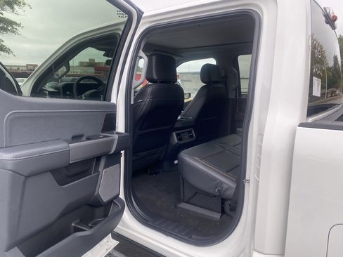 New 2026 Ford F350 Lariat w/ Black Appearance Package image 28