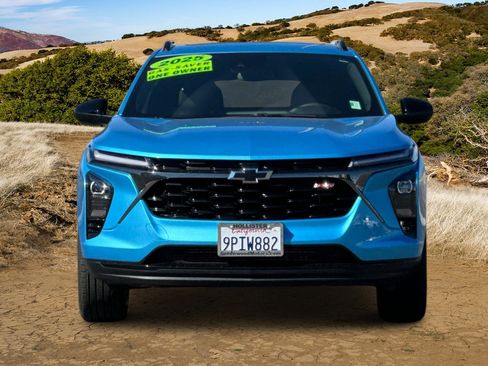 Used 2025 Chevrolet Trax RS w/ Sunroof Package image 9