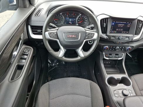 Used 2024 GMC Terrain SLE w/ Driver Convenience Package FWD image 12