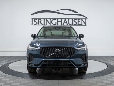 New 2026 Volvo XC60 B5 Ultra w/ Climate Package image 2