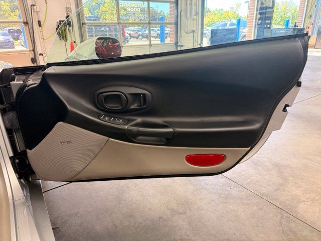 Used 1997 Chevrolet Corvette Coupe w/ Memory Pkg RWD image 21