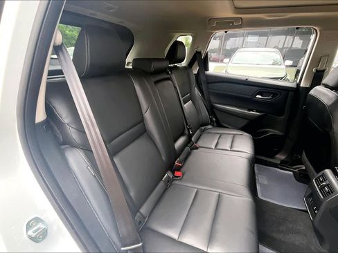 Used 2024 Nissan Rogue SL w/ SL Premium Package FWD image 20