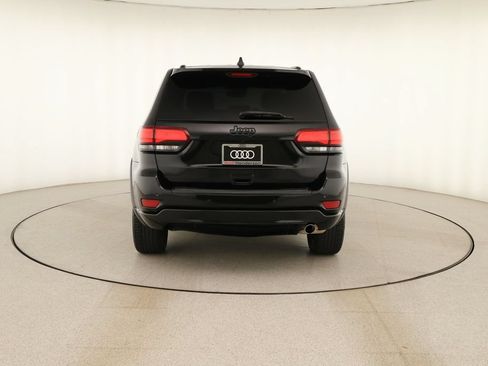 Used 2021 Jeep Grand Cherokee Laredo X RWD image 5