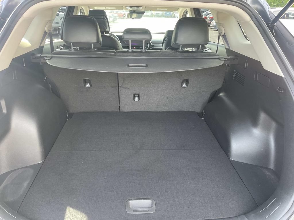Used 2025 Kia Sportage EX FWD image 6
