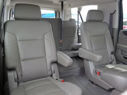 Used 2020 GMC Yukon XL SLT w/ Open Road Package RWD image 11